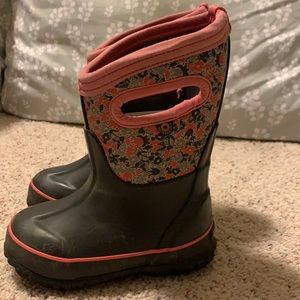 Girls BOGS boots